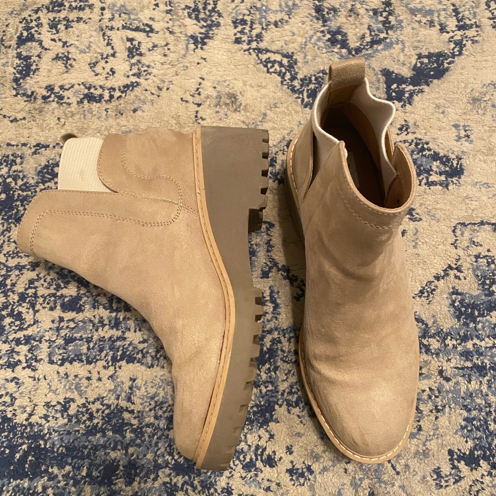 DV by Dolce Vita Beige Ankle Boots